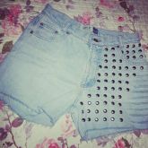 Shorts em cós alto